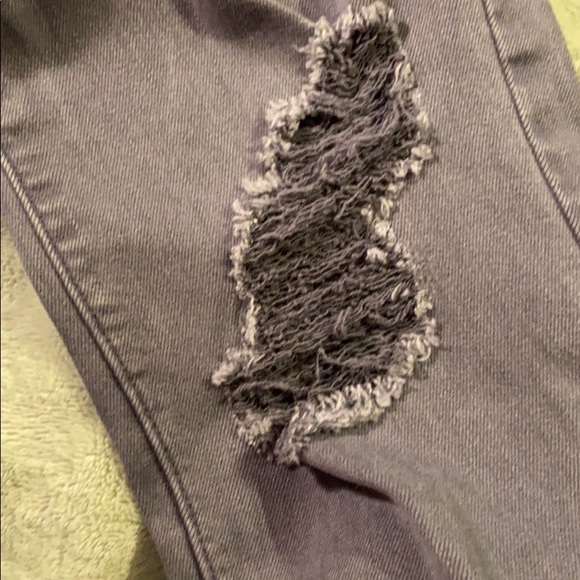 Grey distressed skinny jeans - Picture 2 of 6